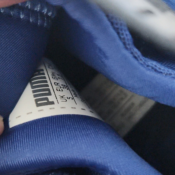 Puma pull on sneakers - Picture 3 of 3